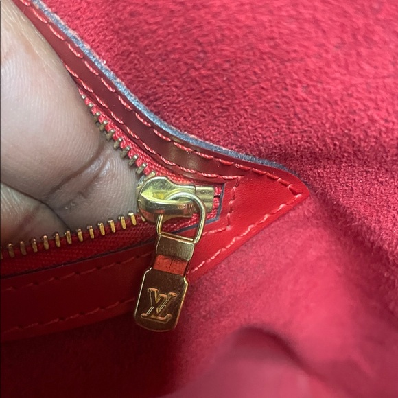 Louis Vuitton Epi Lussac shoulder bag - Picture 11 of 16